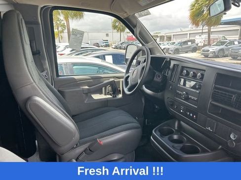 Used 2024 GMC Savana 2500 w/ Driver Convenience Package image 12