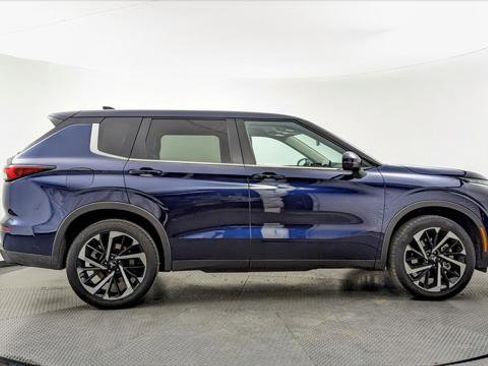 Used 2024 Mitsubishi Outlander SE image 8