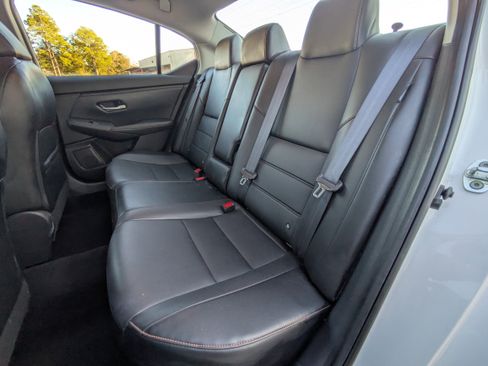 Used 2023 Nissan Sentra SR w/ SR Premium Package image 7