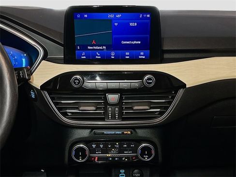 Certified 2022 Ford Escape Titanium w/ Titanium Elite Package image 29