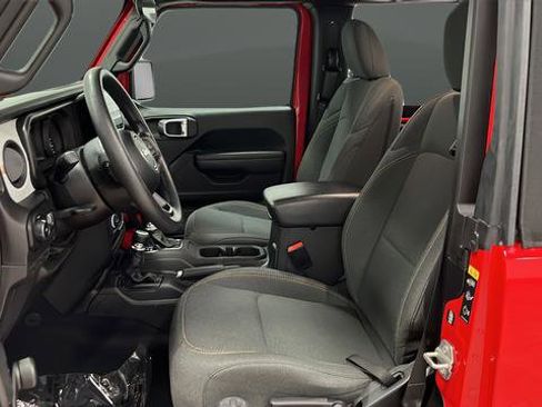 Used 2024 Jeep Wrangler Sport AWD/4WD image 9