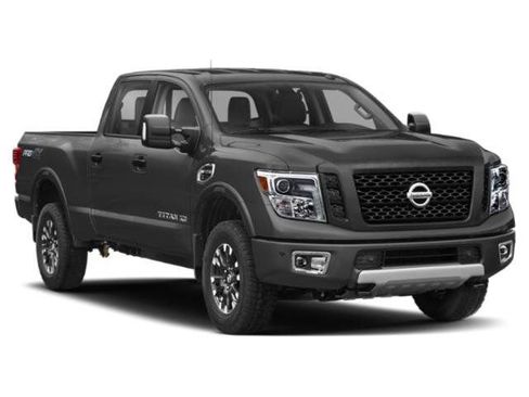 Used 2019 Nissan Titan PRO-4X w/ Pro-4x Convenience Package AWD/4WD image 9