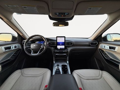 Used 2022 Ford Explorer Platinum w/ Equipment Group 601A image 13