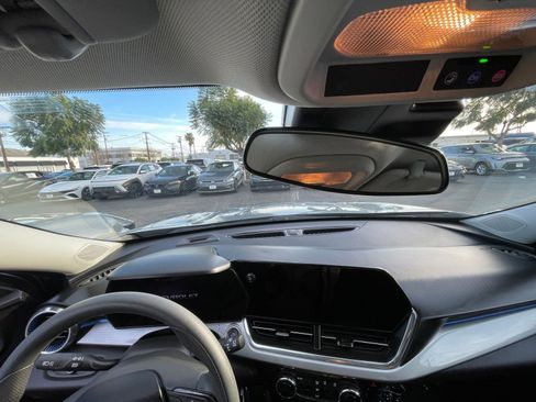 Used 2025 Chevrolet Trax LT image 38