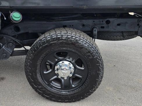Used 2015 RAM 2500 Tradesman w/ Chrome Appearance Group AWD/4WD image 10