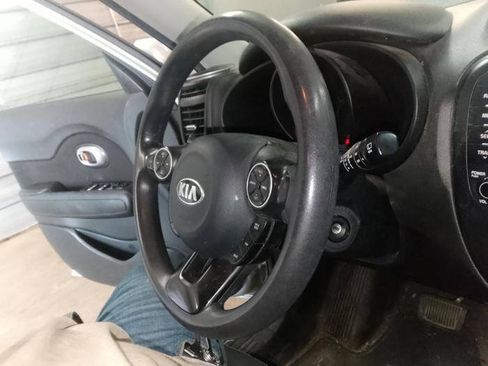 Used 2019 Kia Soul + FWD image 34