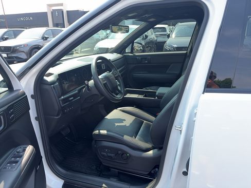 Used 2025 Hyundai Santa Fe Calligraphy AWD/4WD image 11