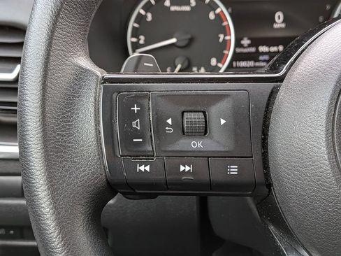 Used 2022 Nissan Rogue SV AWD/4WD image 15