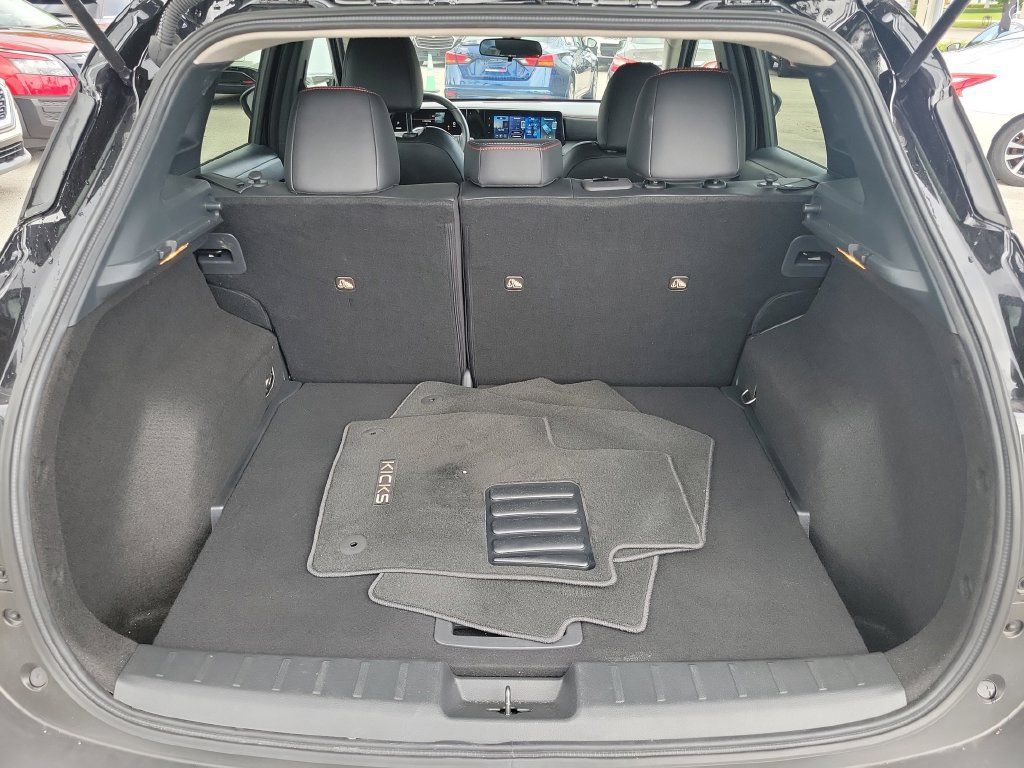 Certified 2026 Nissan Kicks SR FWD image 17