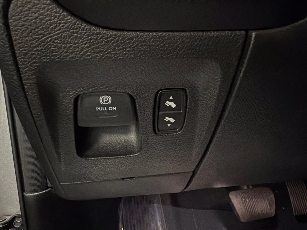 Used 2025 RAM 1500 Big Horn AWD/4WD image 21