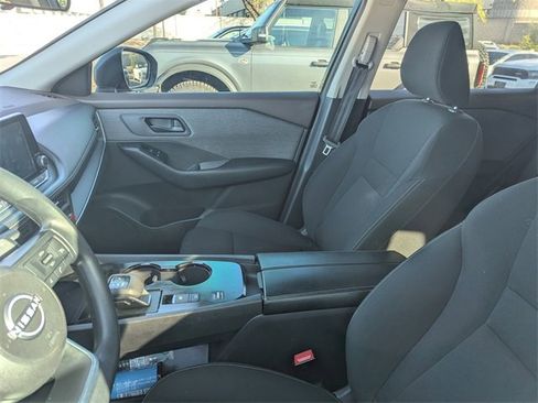 Used 2023 Nissan Rogue S image 9