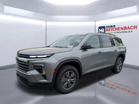New 2026 Chevrolet Traverse LT w/ Driver Confidence Package FWD image 9