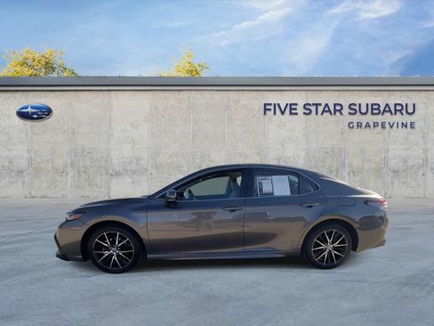 Used 2024 Toyota Camry SE image 5