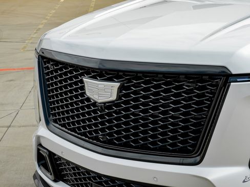 Used 2025 Cadillac Escalade V w/ LPO, Floor Liner Package image 26