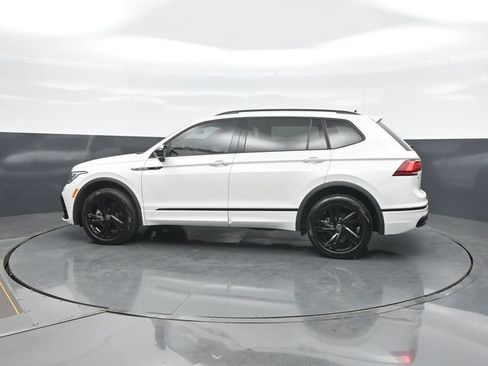 Used 2024 Volkswagen Tiguan SE R-Line w/ MDO Package, Two-Row AWD/4WD image 4