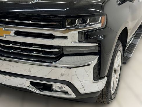 Used 2021 Chevrolet Silverado 1500 LTZ w/ LTZ Premium Package AWD/4WD image 9