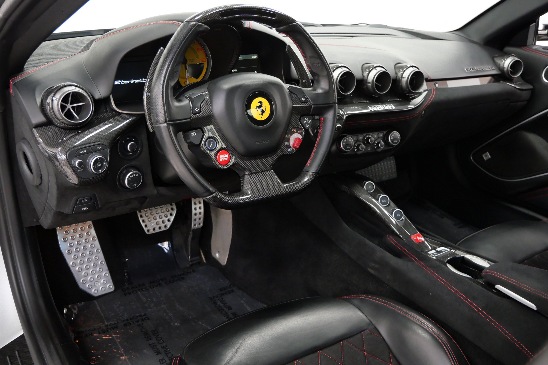 Used 2015 Ferrari F12 Berlinetta RWD image 13