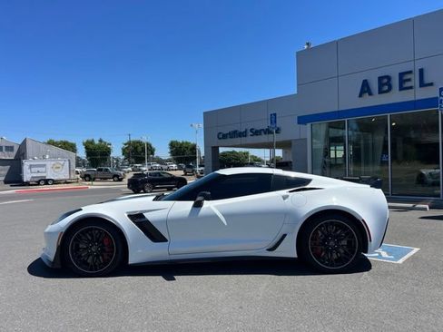 Used 2016 Chevrolet Corvette Z06 w/ 3LZ Preferred Equipment Group RWD image 12