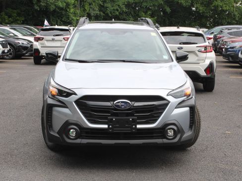 Used 2025 Subaru Outback Onyx Edition AWD/4WD image 4