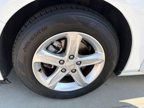Used 2024 Chevrolet Malibu LT FWD image 12