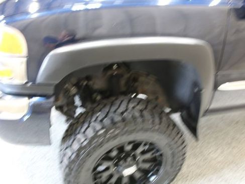 Used 2005 GMC Sierra 2500 SLT w/ Heavy-Duty Power Package image 7