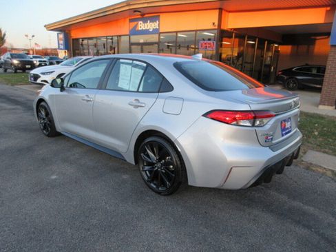 Used 2025 Toyota Corolla SE image 3