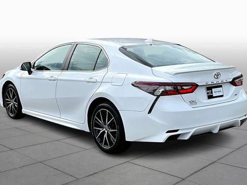 Used 2023 Toyota Camry SE image 12