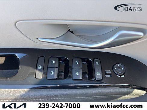 Used 2022 Hyundai Tucson Limited image 17