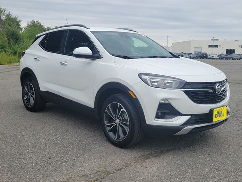 Used 2023 Buick Encore GX Select AWD/4WD image 3