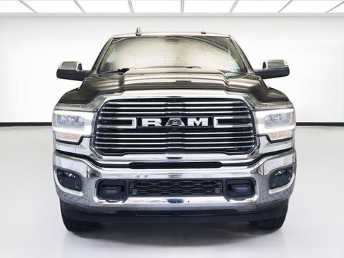 Used 2022 RAM 2500 Laramie AWD/4WD image 2