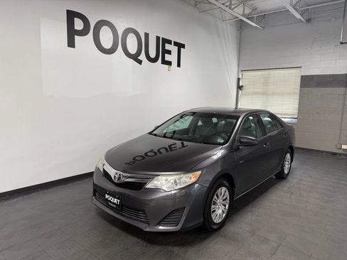 Used 2013 Toyota Camry LE FWD image 2
