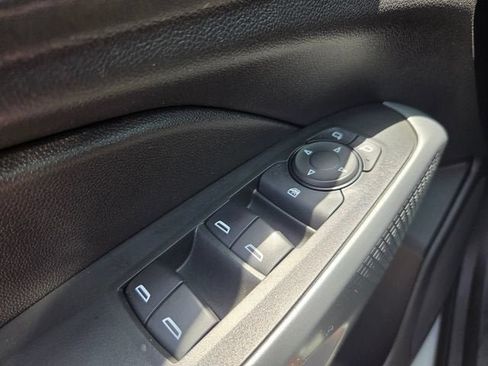 Used 2024 Chevrolet Trax LS FWD image 35