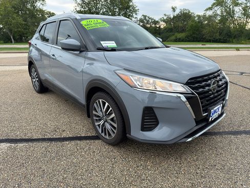 Used 2021 Nissan Kicks SV FWD image 6
