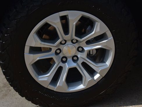 Used 2023 Chevrolet Silverado 1500 LTZ AWD/4WD image 11