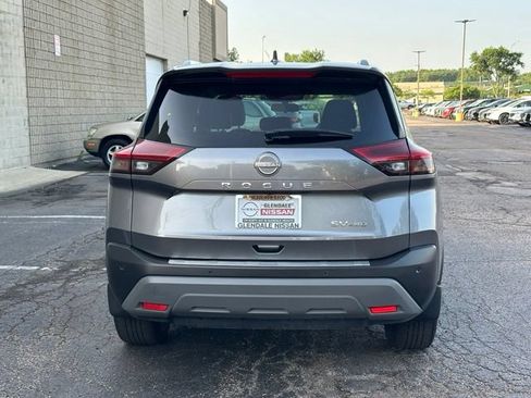 Certified 2023 Nissan Rogue SV w/ SV Premium B Package AWD/4WD image 5