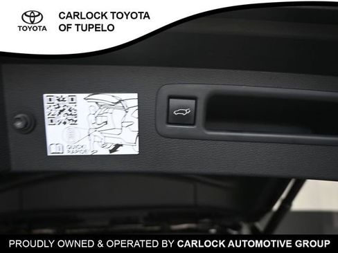 Used 2023 Toyota Highlander Platinum image 31