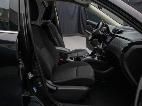 Used 2017 Nissan Rogue S image 18