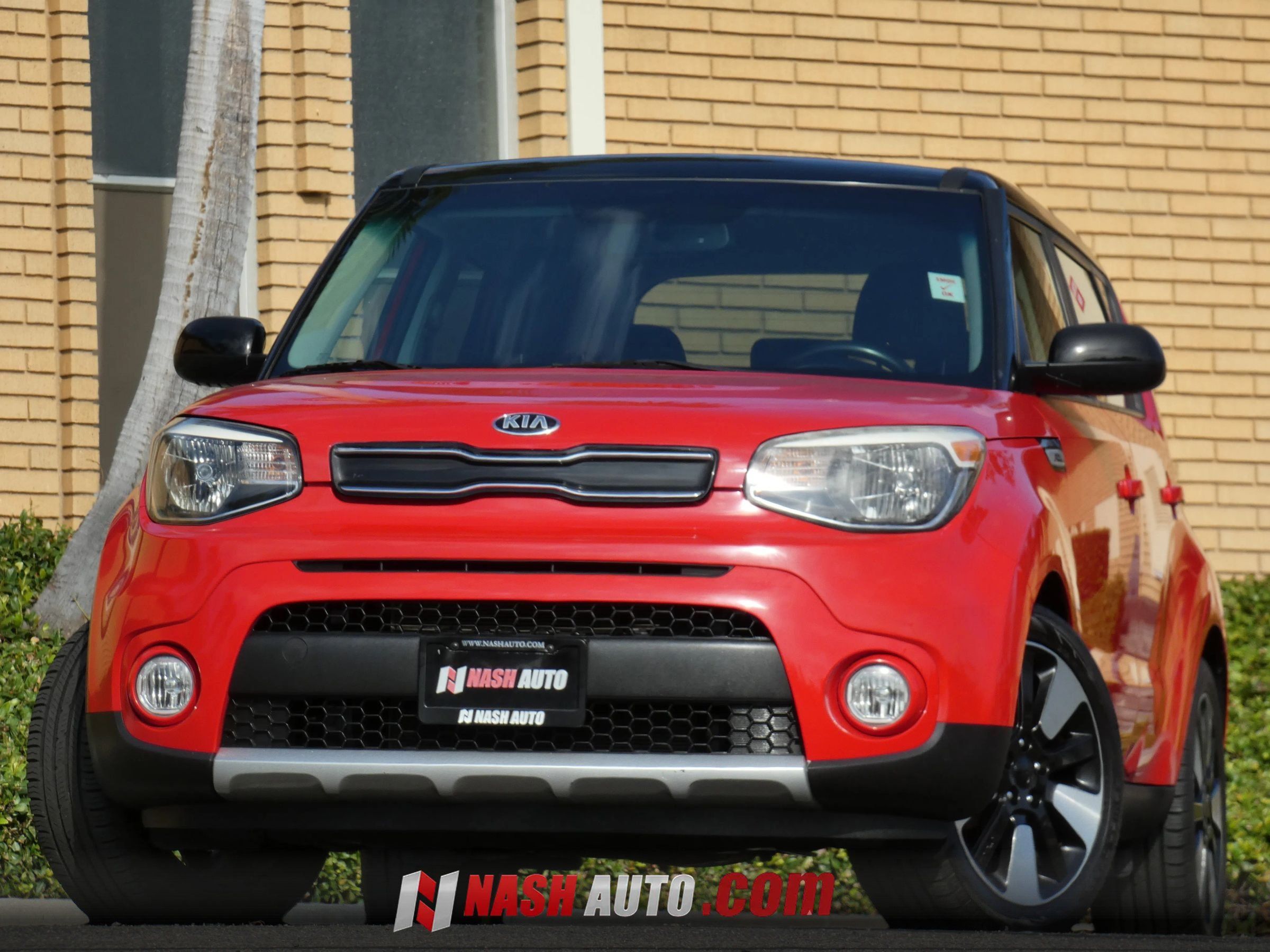 Used 2018 Kia Soul + FWD image 4