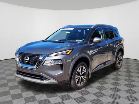 Certified 2022 Nissan Rogue SV w/ SV Premium Package AWD/4WD image 2