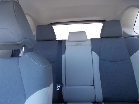 Used 2020 Toyota RAV4 XLE FWD image 23