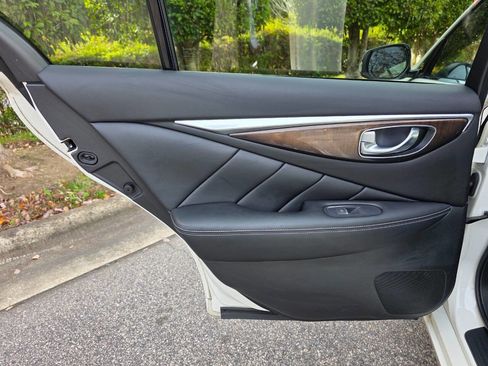 Used 2018 INFINITI Q50 Luxe w/ Essential Package (3.0T Luxe) image 31