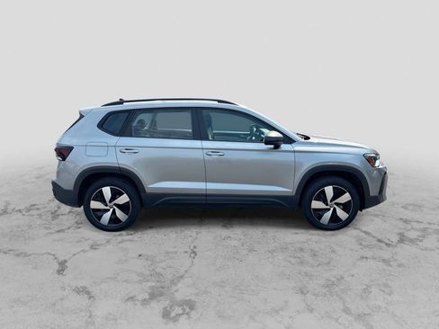 Used 2025 Volkswagen Taos S AWD/4WD image 9