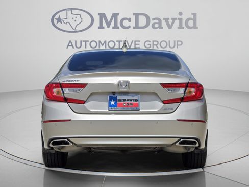Used 2018 Honda Accord Touring image 5