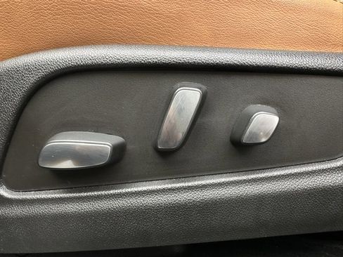 Used 2023 Cadillac XT5 Premium Luxury image 16