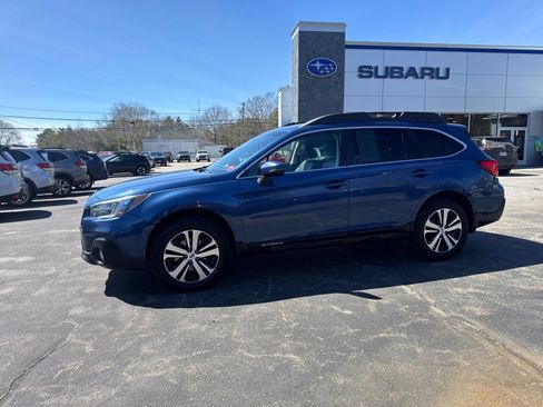 Used 2019 Subaru Outback 2.5i Limited AWD/4WD image 4