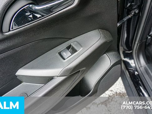 Used 2025 Chevrolet Trax LT w/ LT Convenience Package FWD image 56