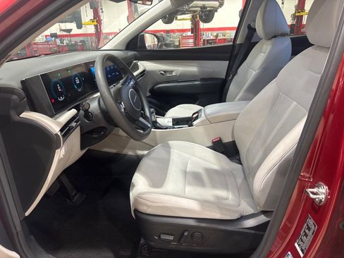 Used 2025 Hyundai Tucson SEL FWD image 40