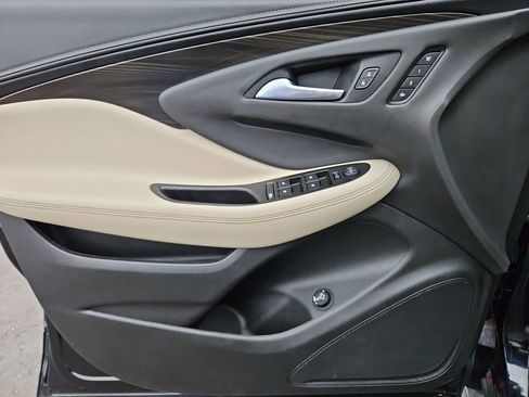 Used 2019 Buick Envision Essence image 27