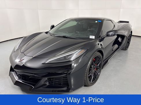 Used 2023 Chevrolet Corvette Z06 RWD image 5