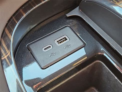 Used 2024 Cadillac Escalade Sport w/ LPO, ONYX Package image 34